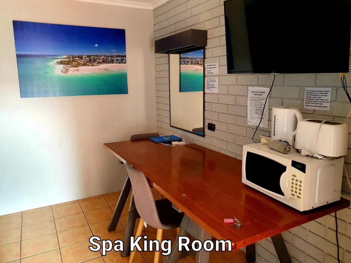 Motel Lights Tweed Heads