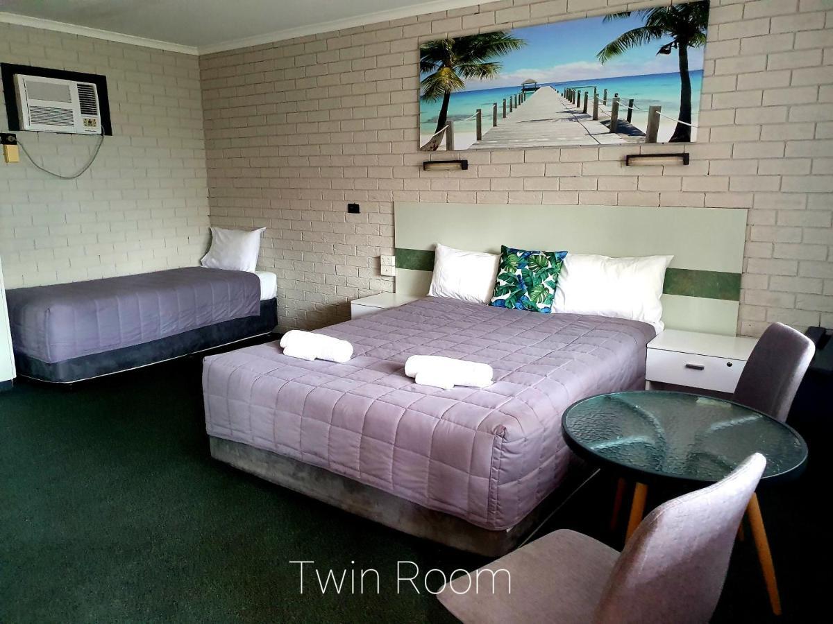 Motel Lights 3*