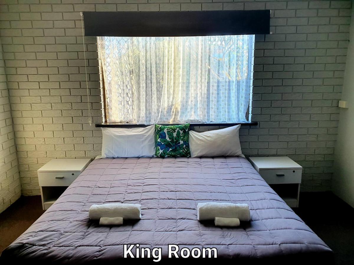 Motel Lights 3*